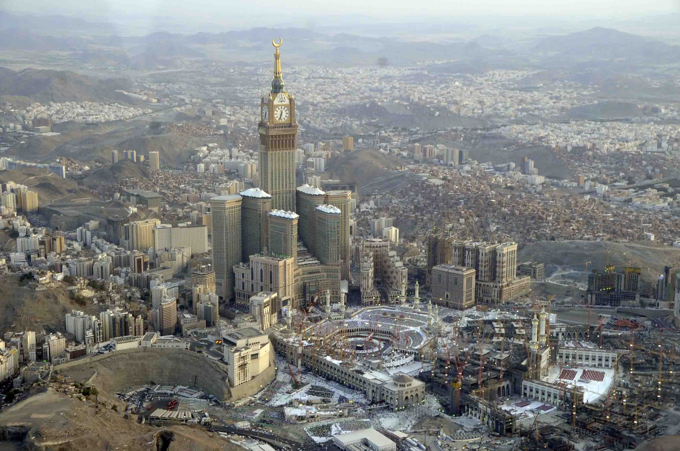 Makkah-Abraj-al-Bayt-Towers-August-2013.jpg