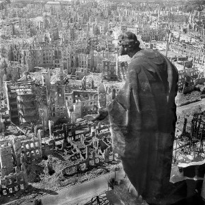 05-Dresden-1945, view from the city hall (Deutsche Fotothek‎)